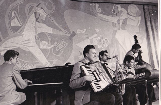 The Vilnius University Sextet at the Neringa Cafe, 1959. Photograph by Algimantas Kunčius