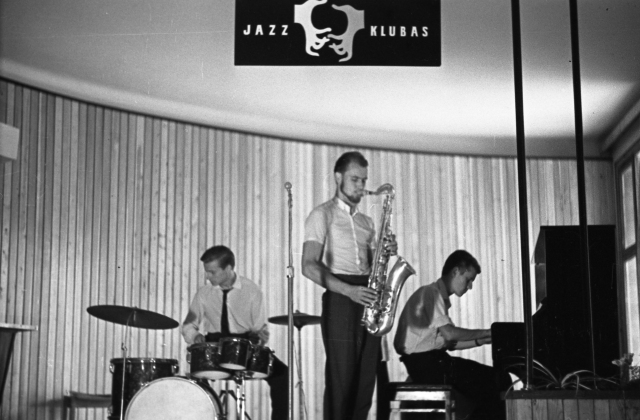 The opening concert at the Jazz Club: Zbignevas Žilionis (dr), Jonas Sadauskas (ts), Liudas Šaltenis (p), 1963 