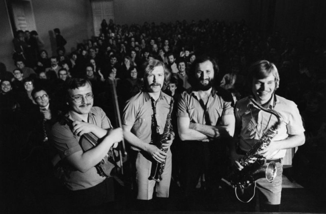Iš kairės: Vytautas Labutis, Leonidas Šinkarenko, Gediminas Laurinavičius, Petras Vyšniauskas,1983.
 Algimanto Kunčiaus nuotrauka