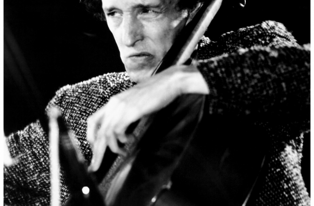 Guus Janssen (cello), 1990.  Photograph by Saulius Marcinkevičius 